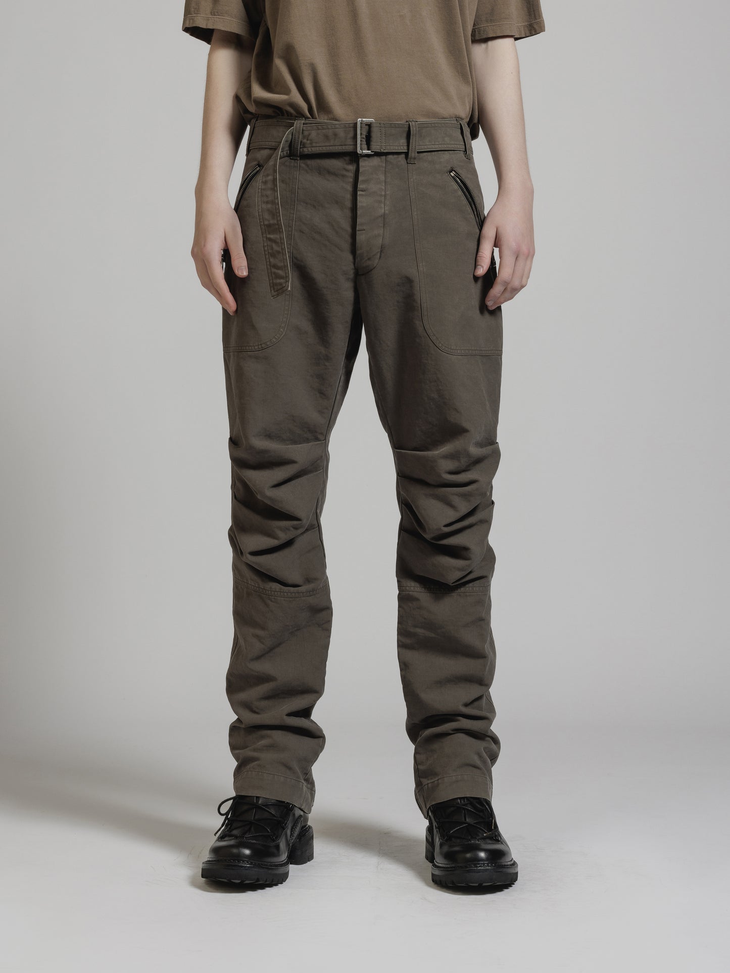 
                  
                    GARMENT DYE COTTON ZIP PANTS
                  
                