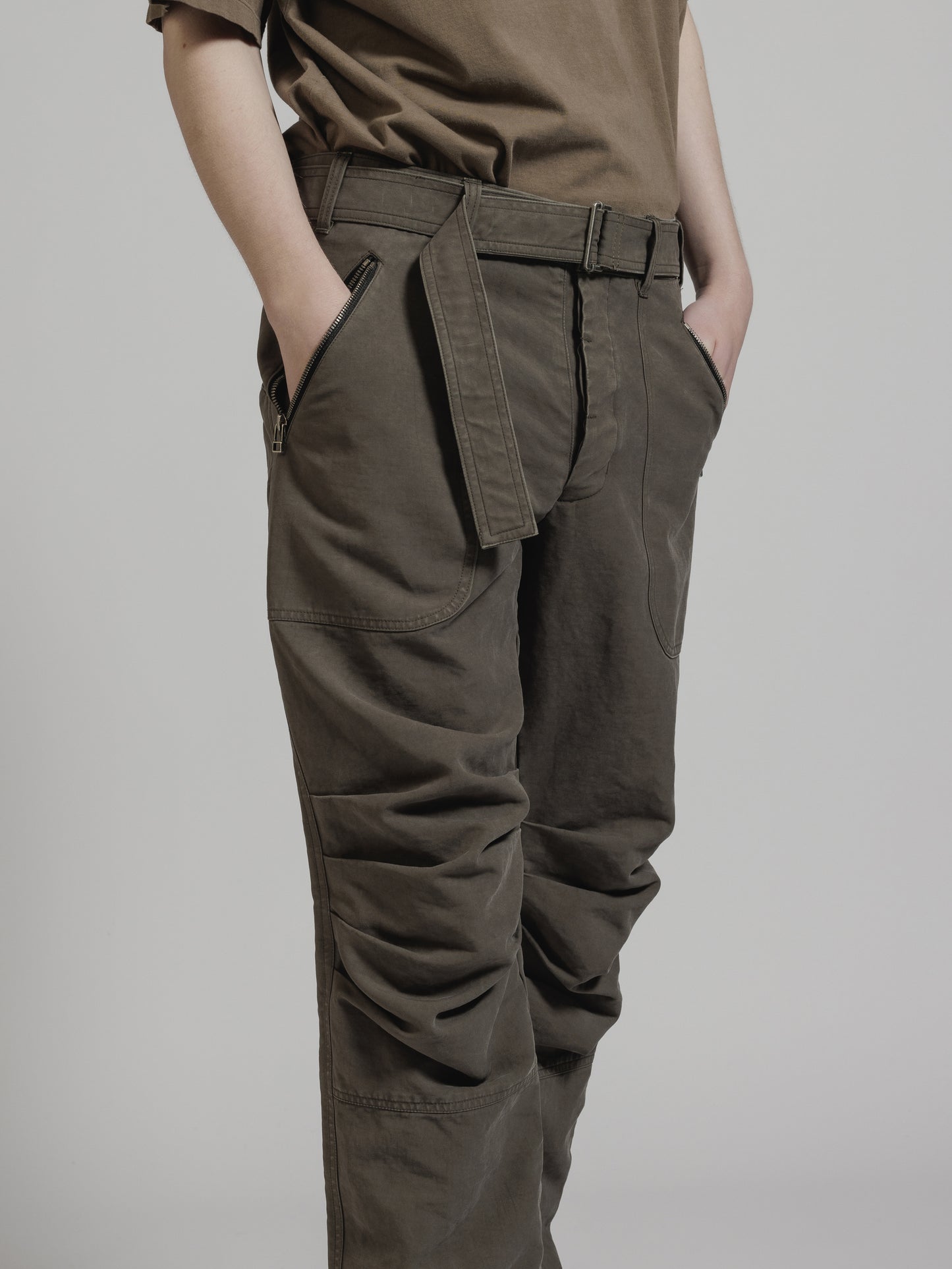 
                  
                    GARMENT DYE COTTON ZIP PANTS
                  
                