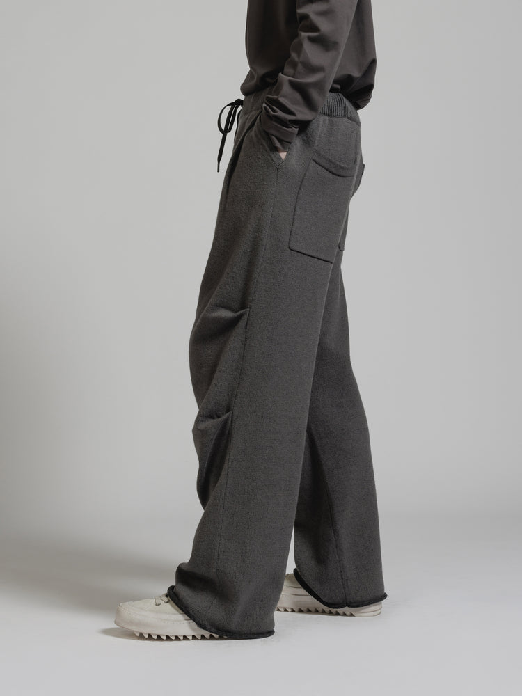 
                  
                    PLATING KNIT WIDE PANTS
                  
                