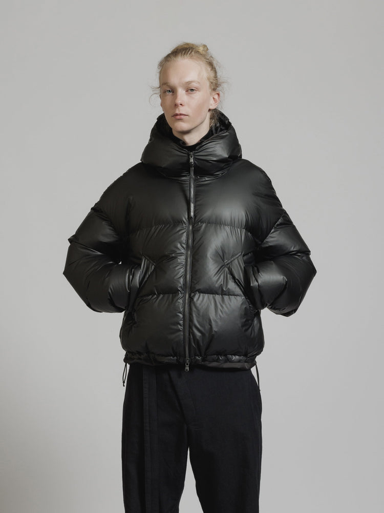 
                  
                    AQUA-DIMA DOWN JACKET
                  
                