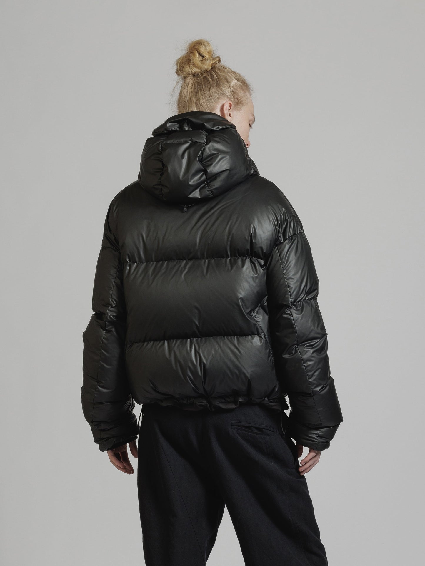 
                  
                    AQUA-DIMA DOWN JACKET
                  
                