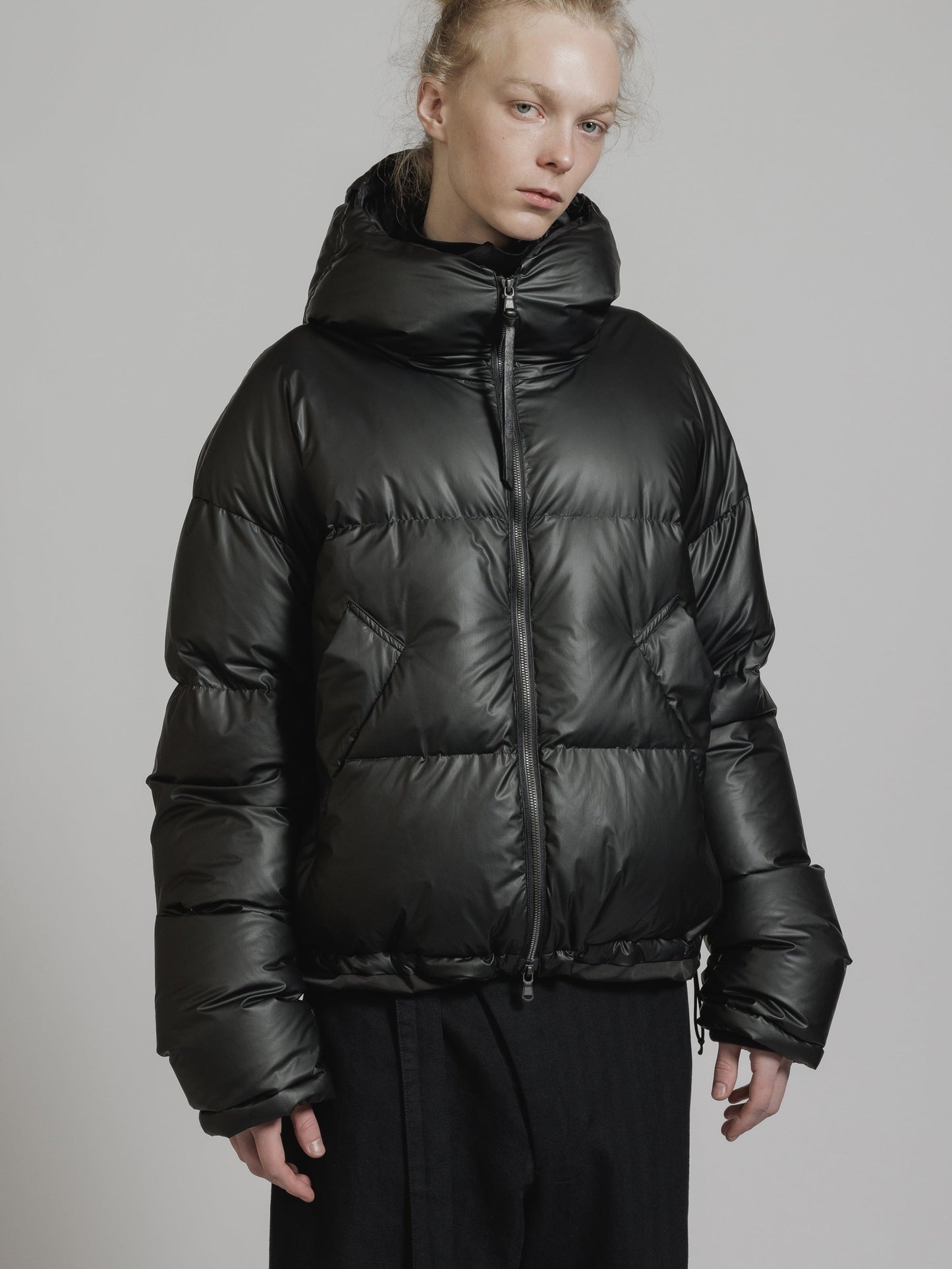 
                  
                    AQUA-DIMA DOWN JACKET
                  
                