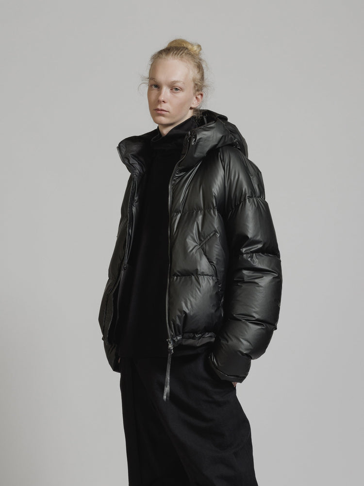 
                  
                    AQUA-DIMA DOWN JACKET
                  
                