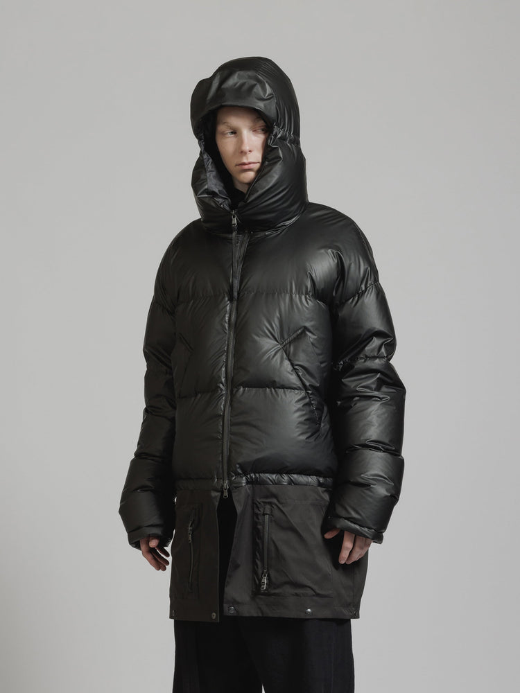 
                  
                    AQUA-DIMA DOWN JACKET
                  
                