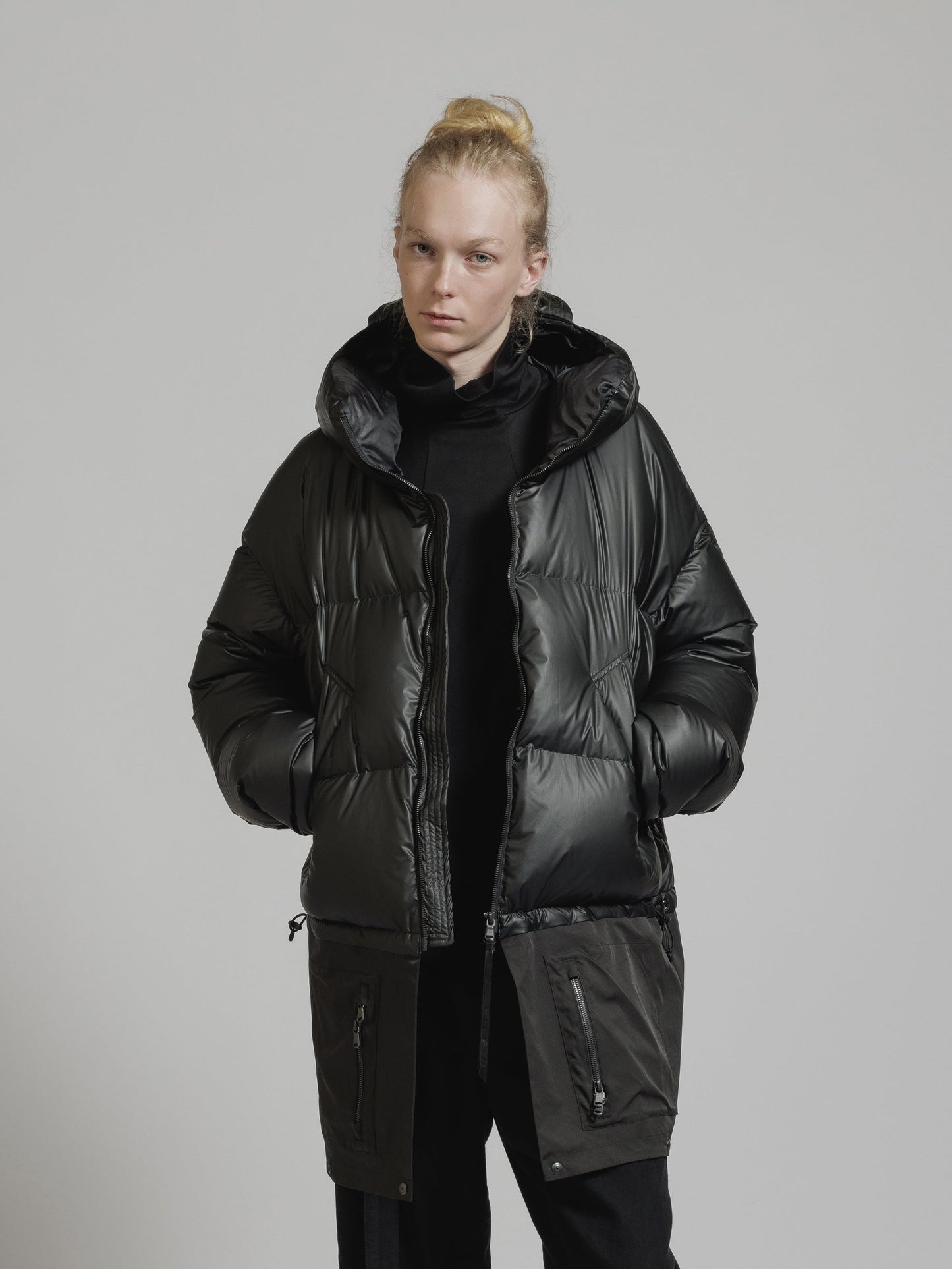 
                  
                    AQUA-DIMA DOWN JACKET
                  
                