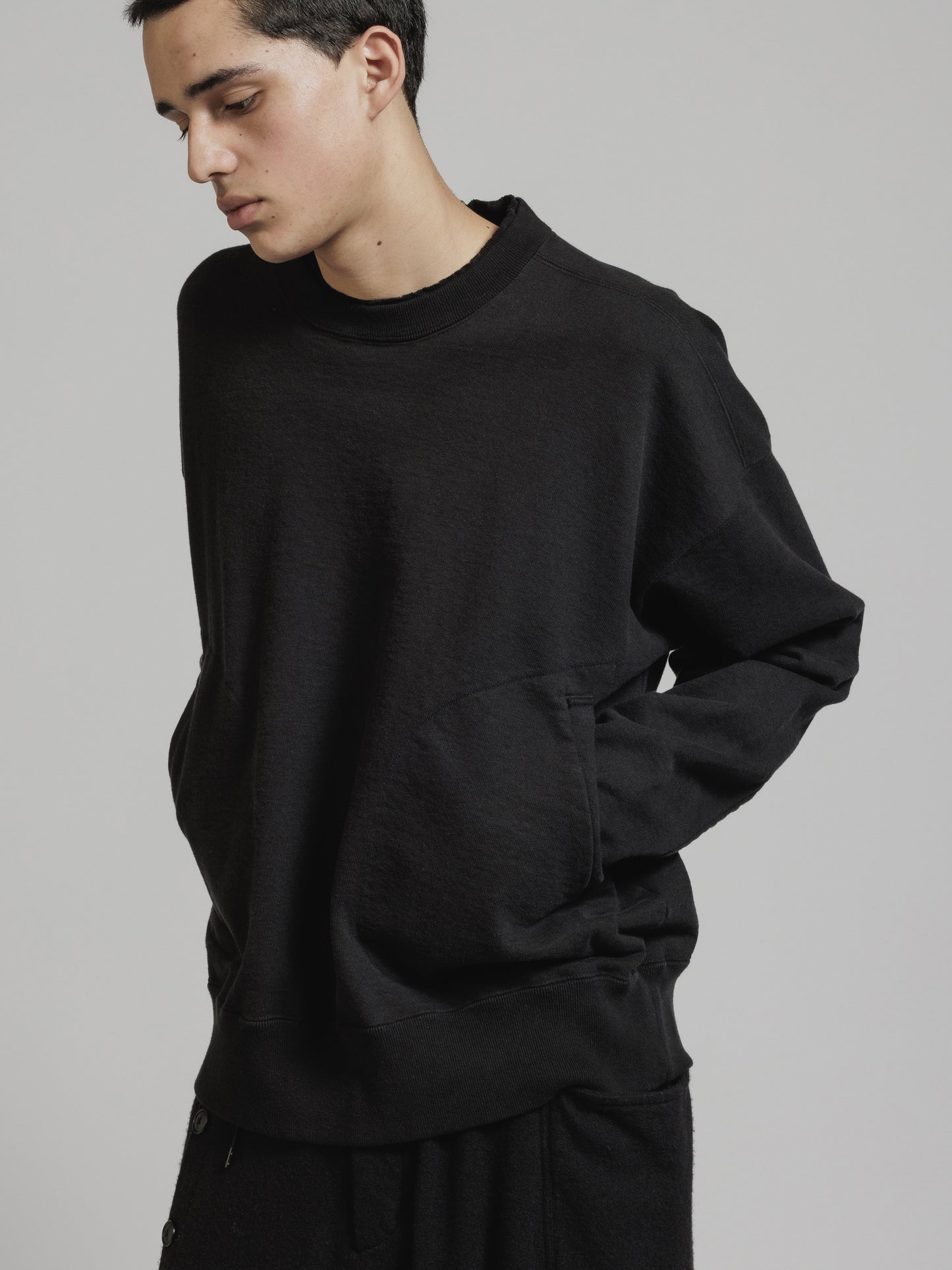 
                  
                    GARMENT DYE HEAVY JERSEY SWEATSHIRT
                  
                