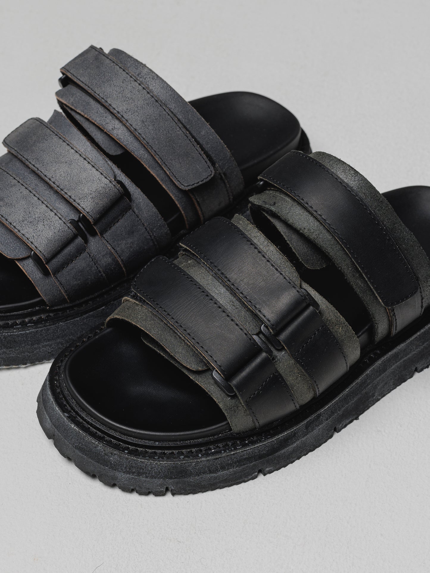 
                  
                    [ISO] calf leather sandals
                  
                