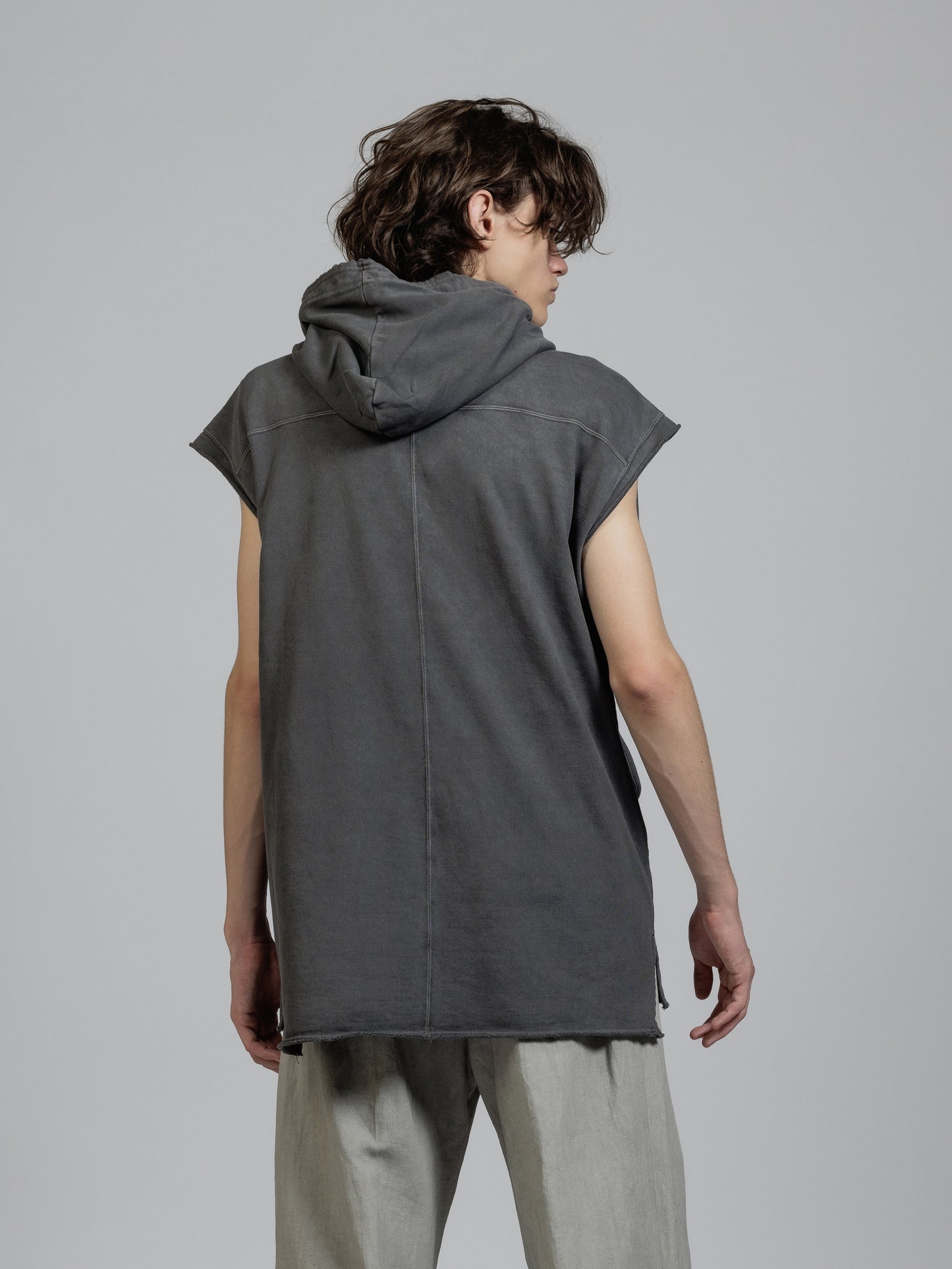 
                  
                    Sweat sleeveless hoodie
                  
                