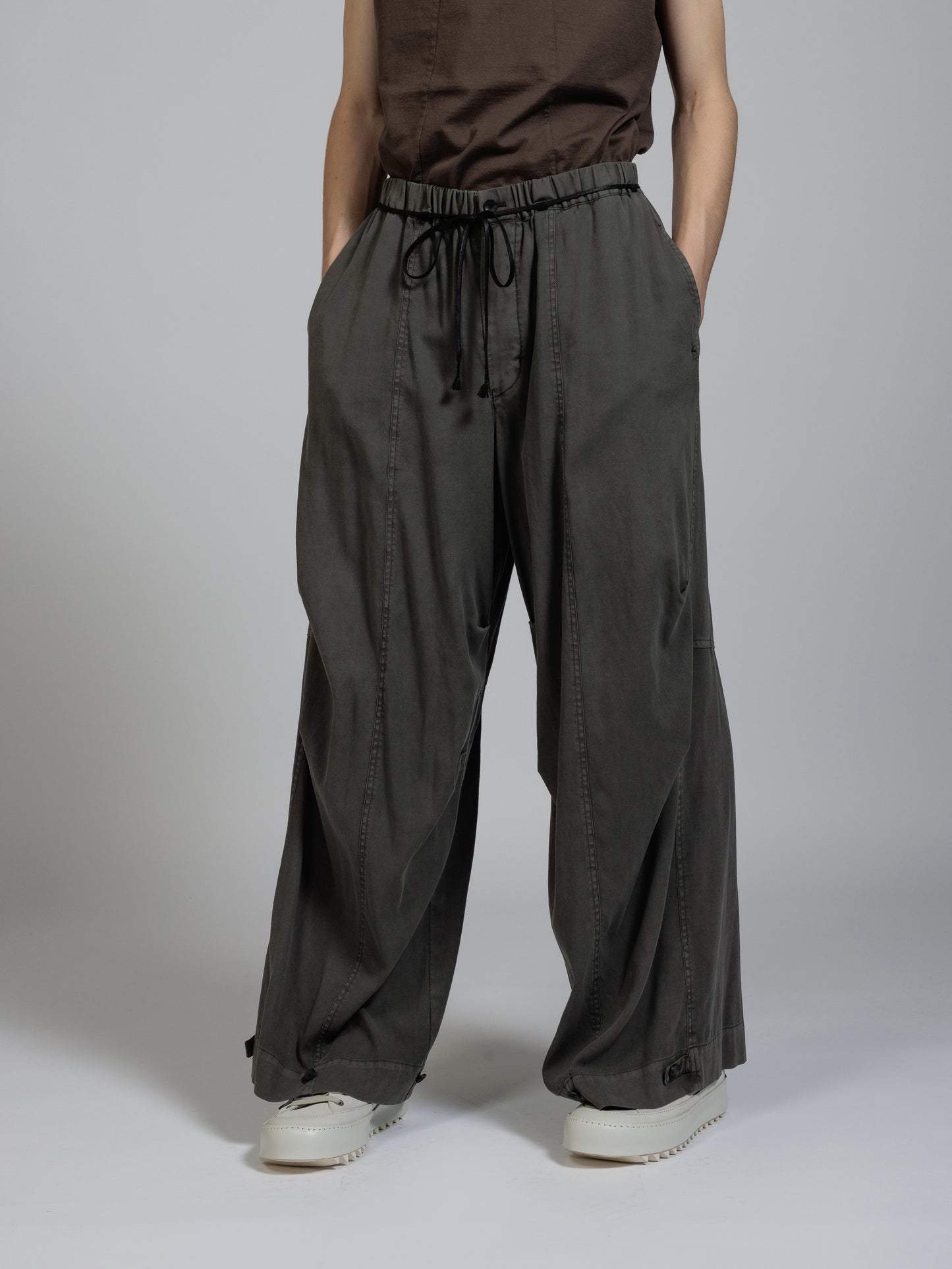 
                  
                    Twill object dyed wide trousers
                  
                