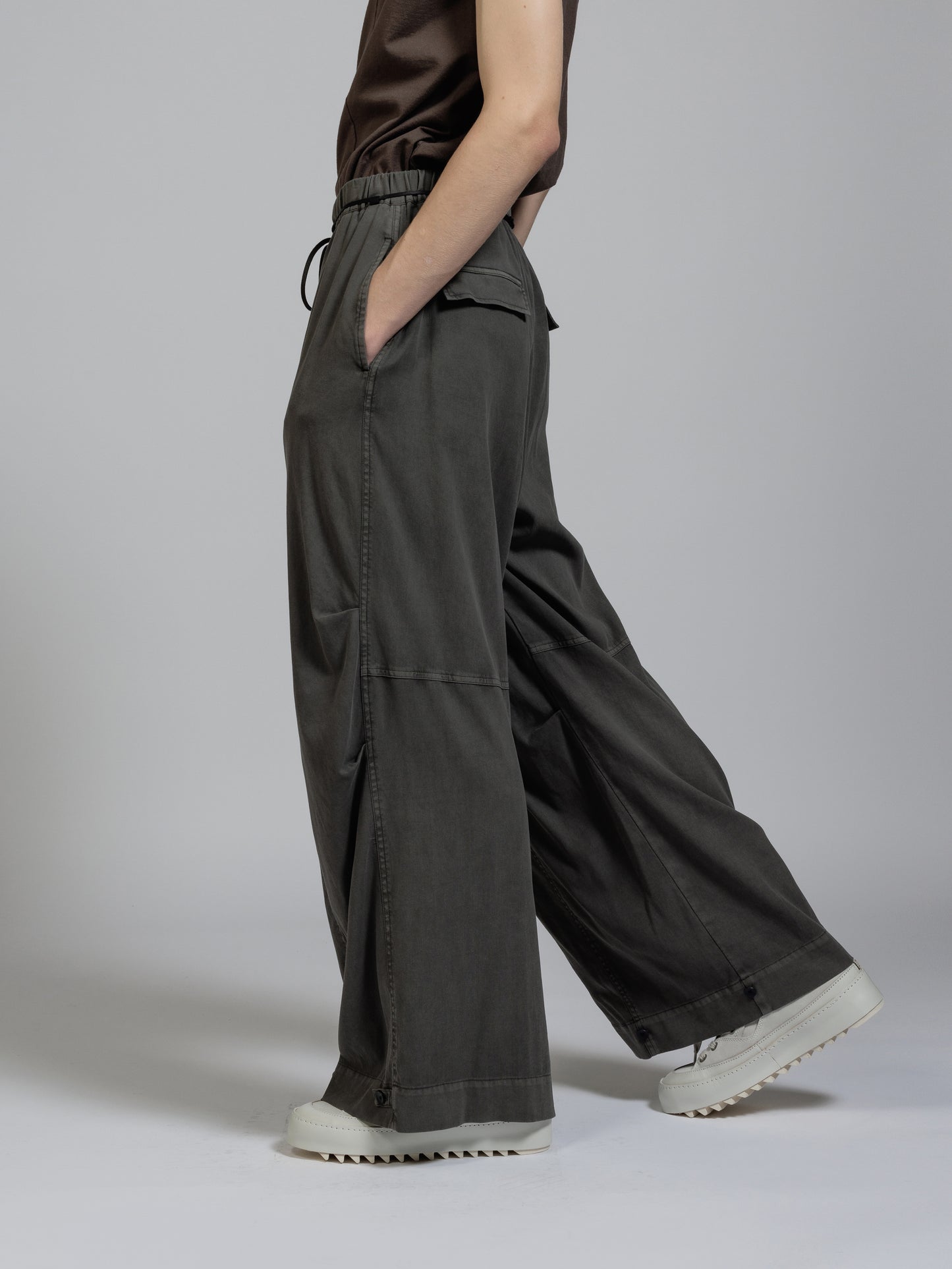 
                  
                    Twill object dyed wide trousers
                  
                