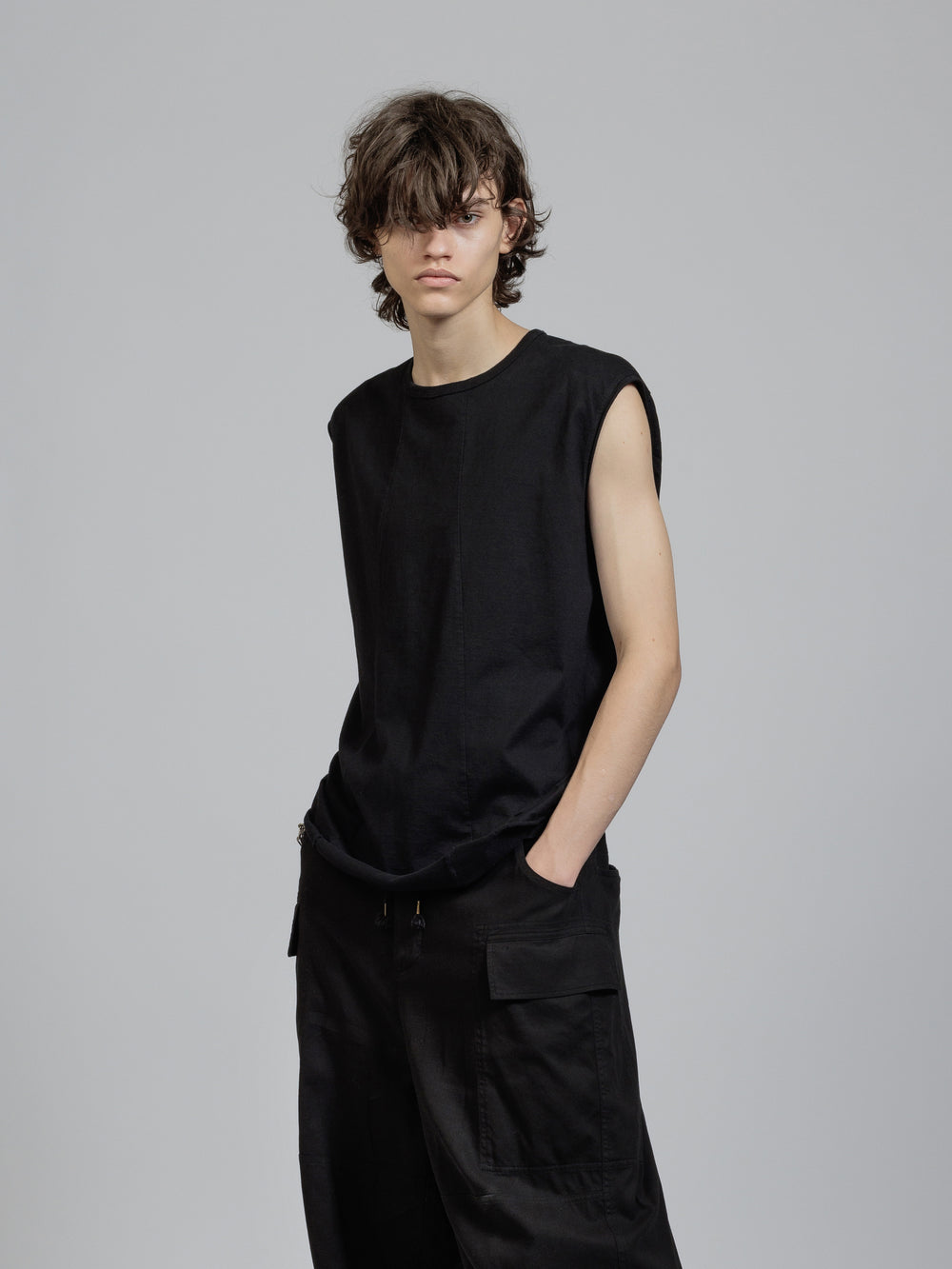 Object dyed sleeveless T-shirt