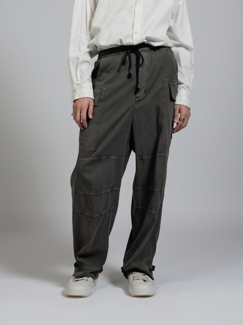 Twill object dyed cargo trousers