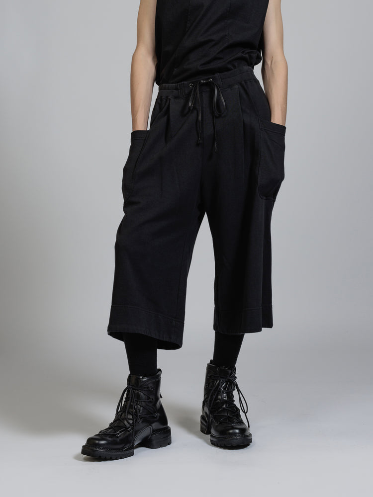 
                  
                    Sweat cropped wide-pants
                  
                