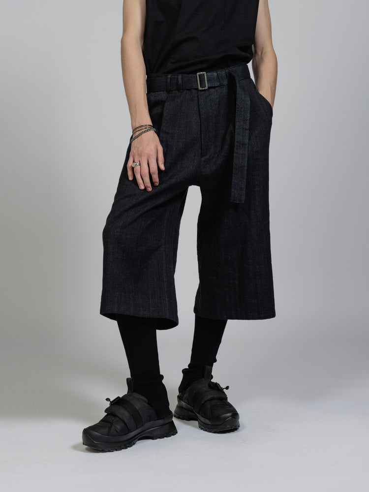 
                  
                    Herringbone wide half pants
                  
                