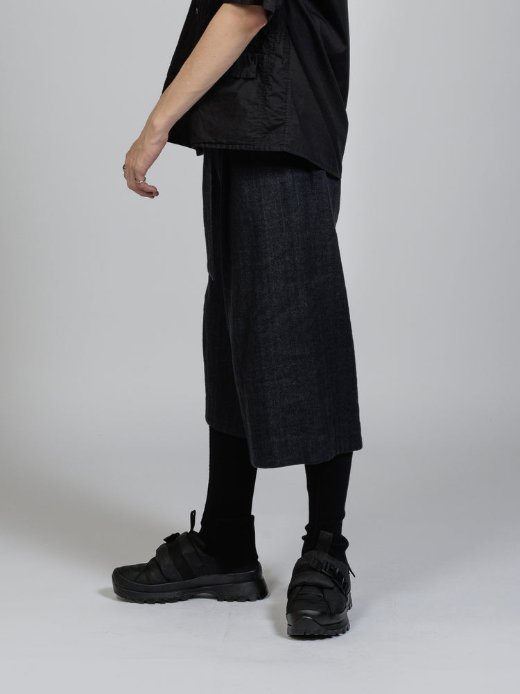 
                  
                    Herringbone wide half pants
                  
                