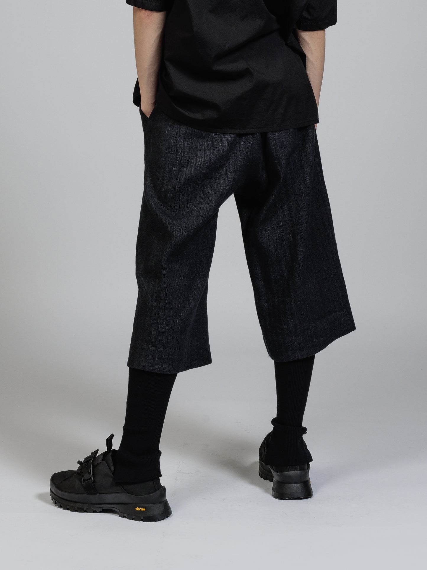 
                  
                    Herringbone wide half pants
                  
                