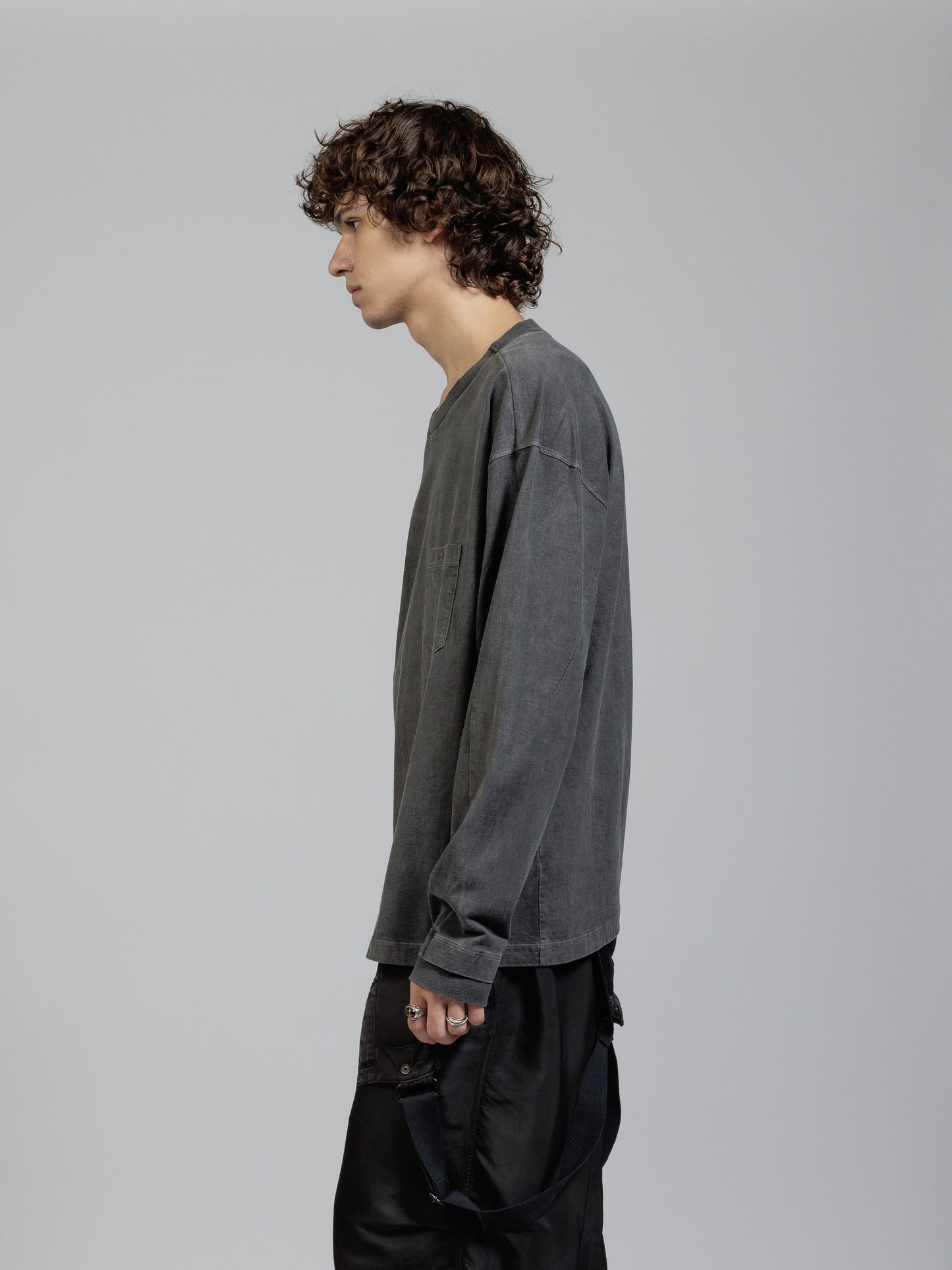 
                  
                    Object dyed pocket long sleeve T-shirt
                  
                