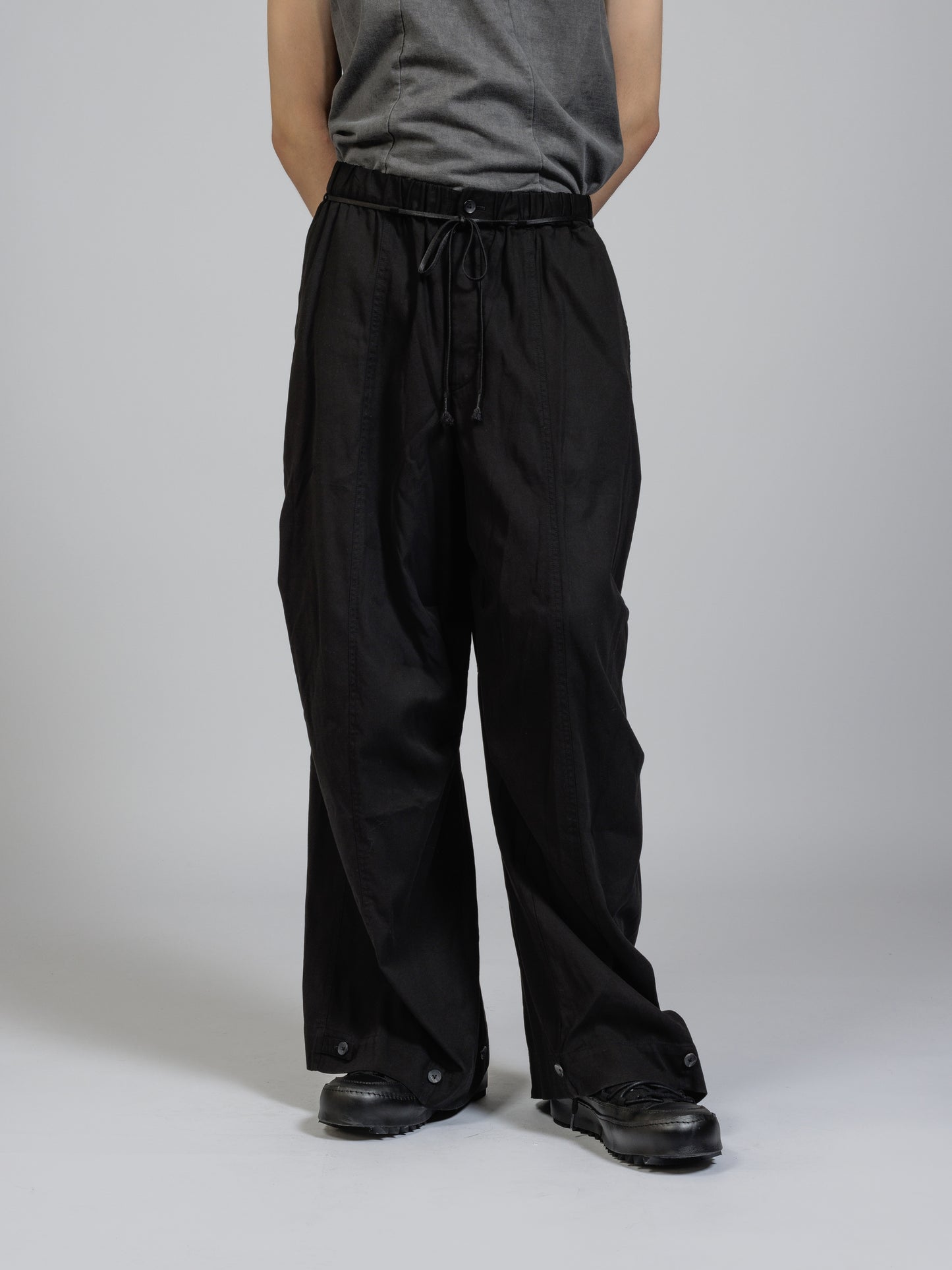 
                  
                    Twill object dyed wide trousers
                  
                