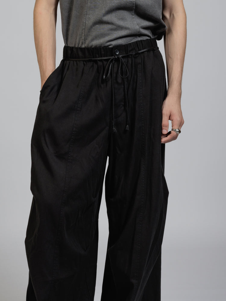 
                  
                    Twill object dyed wide trousers
                  
                