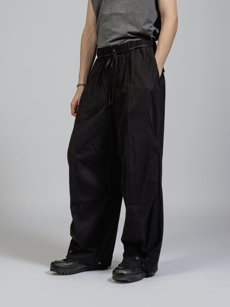 
                  
                    Twill object dyed wide trousers
                  
                