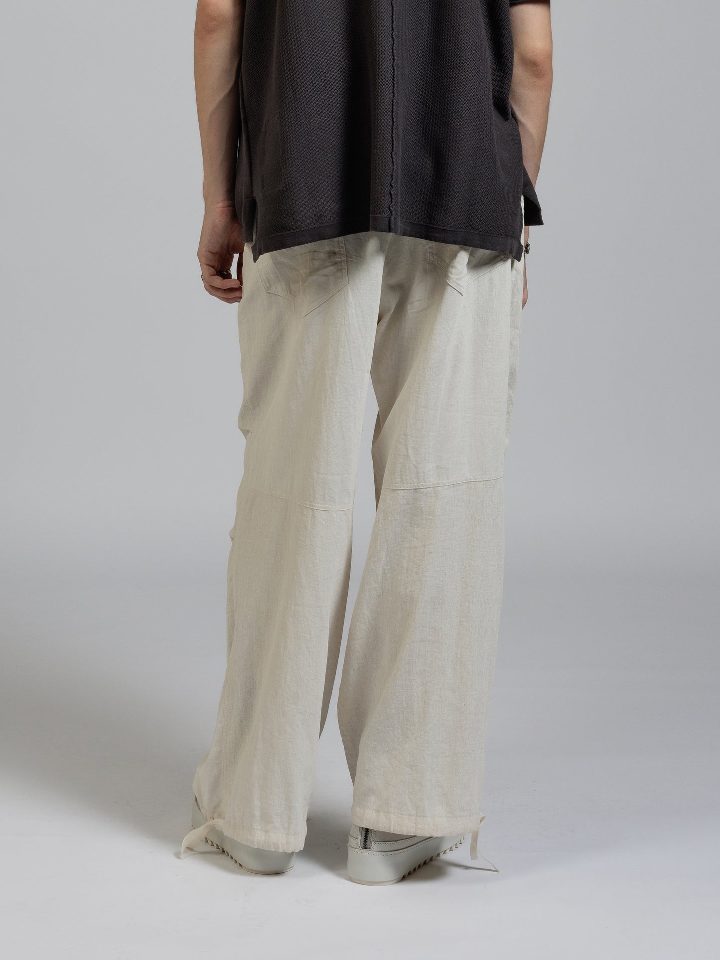 
                  
                    Pigment printed wide pants
                  
                