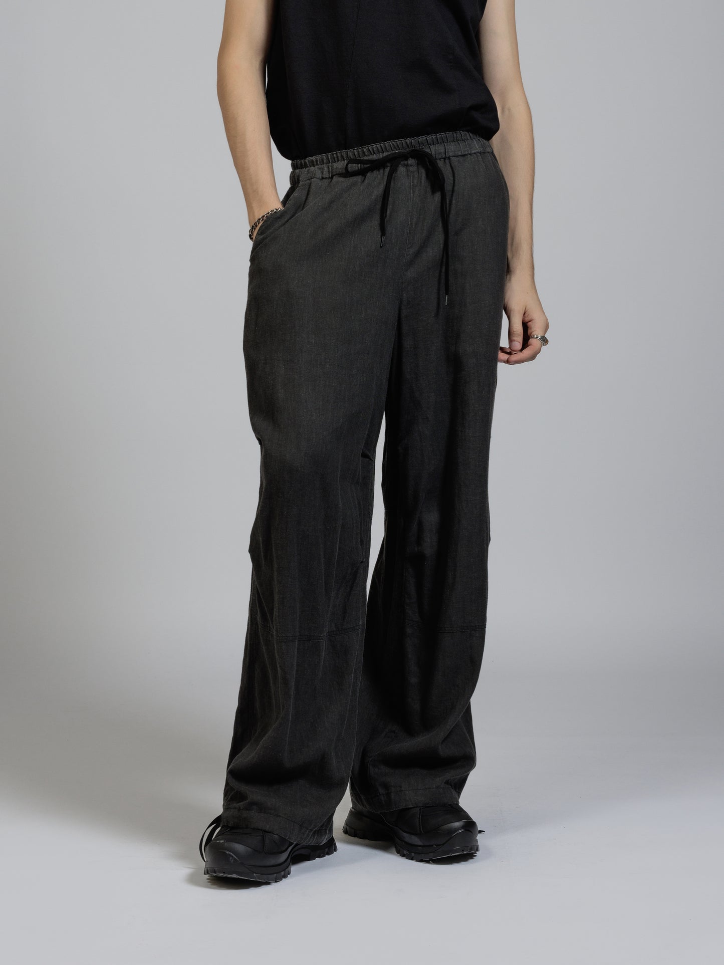 
                  
                    Pigment printed wide pants
                  
                