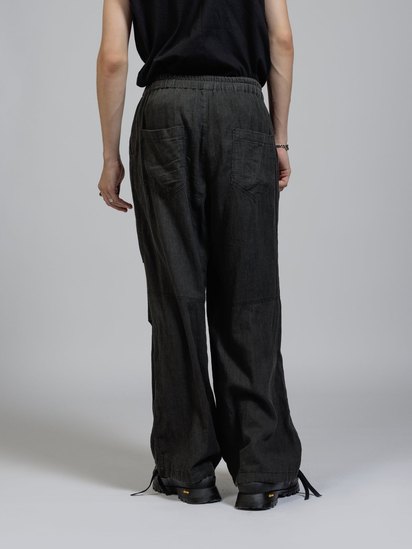 
                  
                    Pigment printed wide pants
                  
                