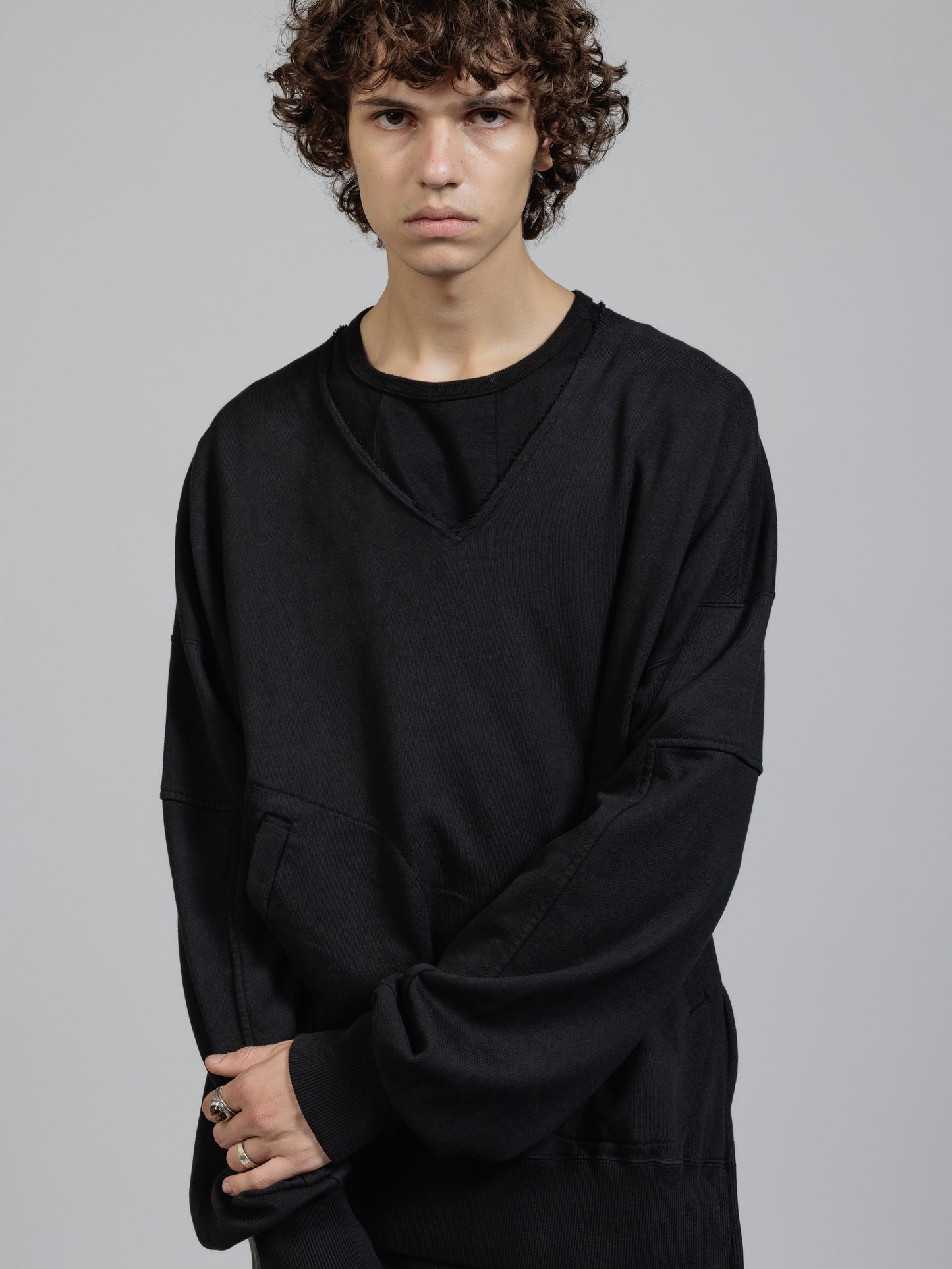 
                  
                    Sweat v-necked pullover
                  
                