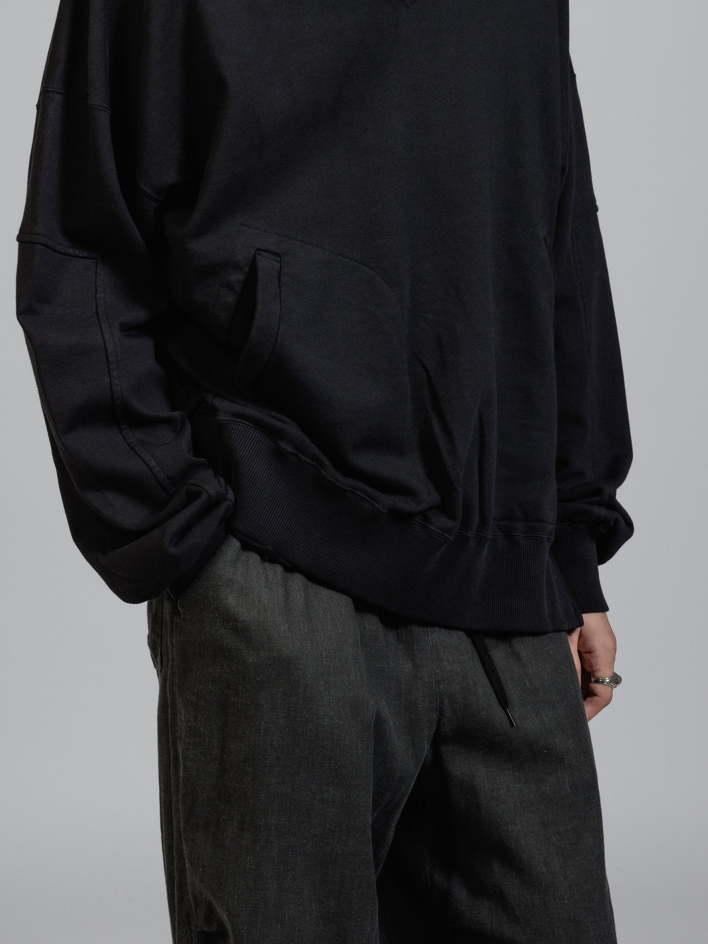 
                  
                    Sweat v-necked pullover
                  
                