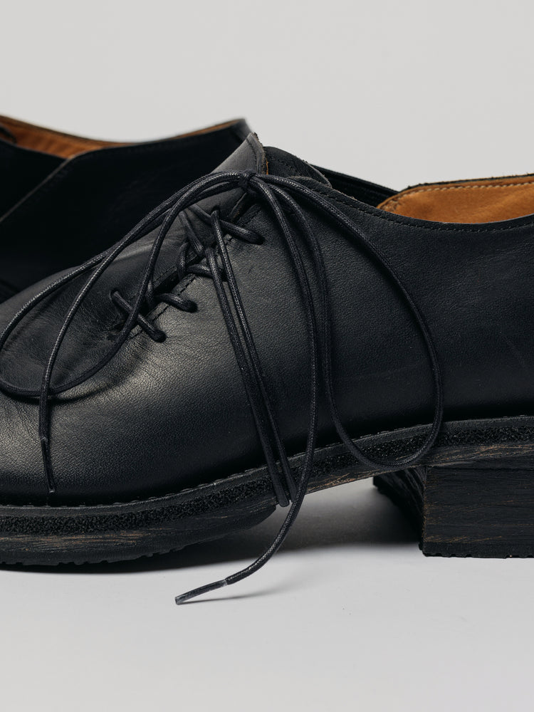 
                  
                    DIAGONAL LACE-UP DERBY SHOES
                  
                