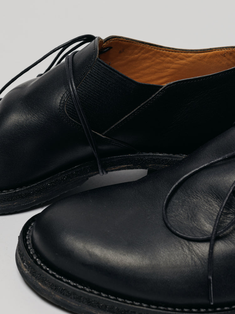 
                  
                    DIAGONAL LACE-UP DERBY SHOES
                  
                