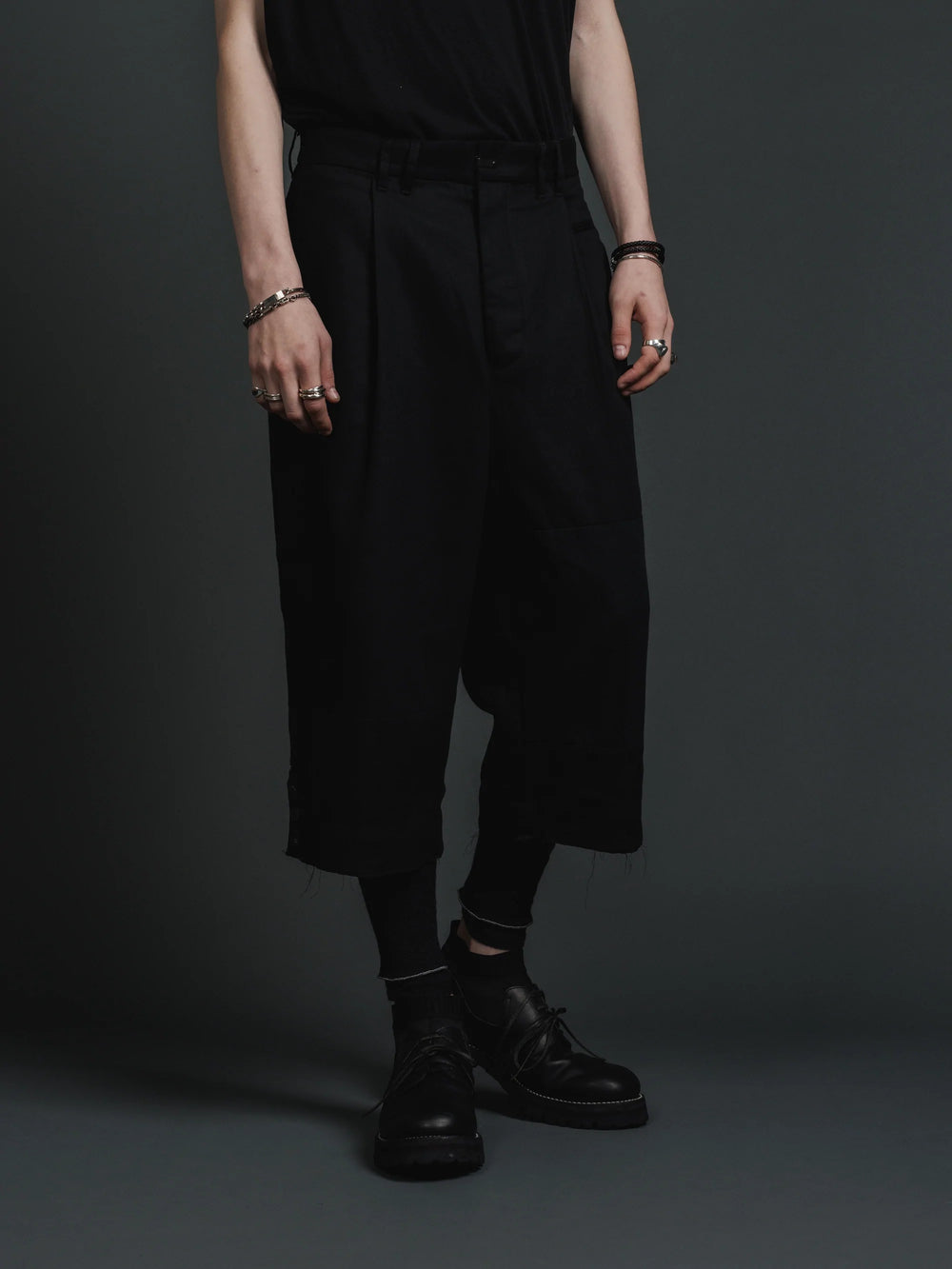 Wide cropped hot sale pants men